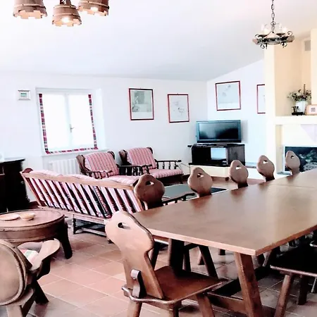 Villa Vallocchia - Sleeps 18 Exclusive Poolgrounds 6 Villa *