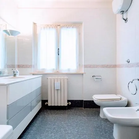 Villa Vallocchia - Sleeps 18 Exclusive Poolgrounds 6 Villa Borgiano (Perugia)