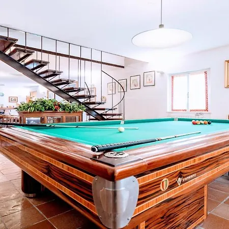 Villa Vallocchia - Sleeps 18 Exclusive Poolgrounds 6 Villa *